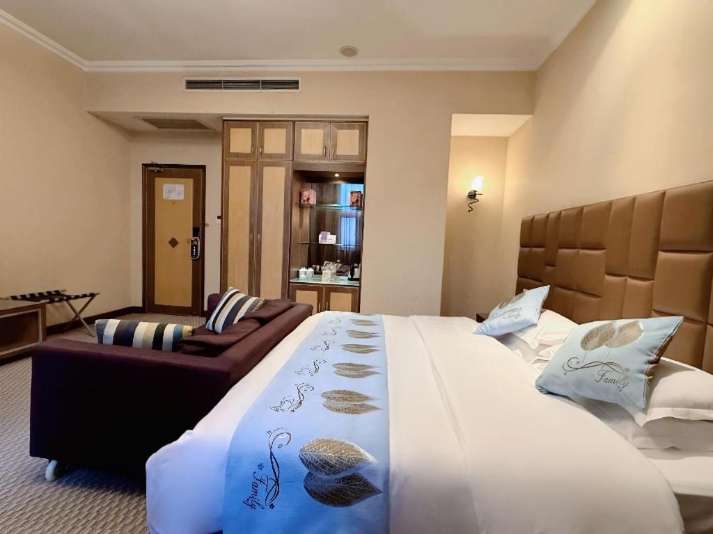 Chongqing Milky Way Hotel Екстер'єр фото