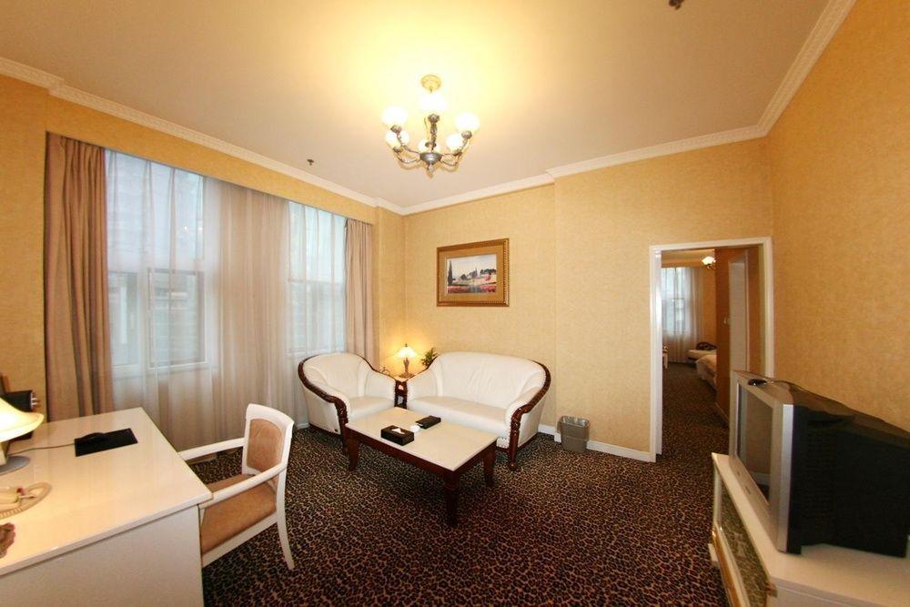 Chongqing Milky Way Hotel Екстер'єр фото